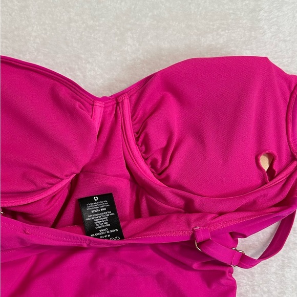 Essentials by CATALINA  Pink One Piece Swimsuit with Ruched Bodice Size M (8-10) - Picture 7 of 9